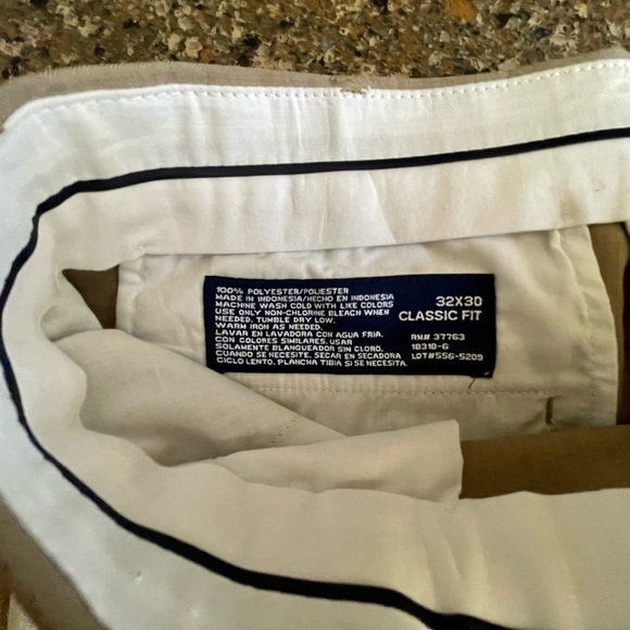 STAFFORD, NWOT, MENS DRESS PANTS. CLASSIC FIT. 100% POLYESTER. SIZE 32 X 30. - Picture 4 of 5